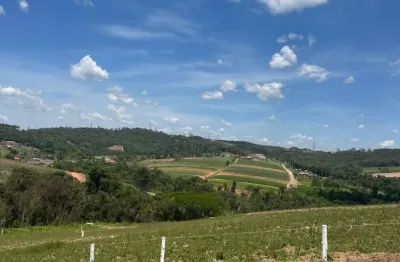 He 500m² lote bonito, fácil acesso e negociação facilitada!