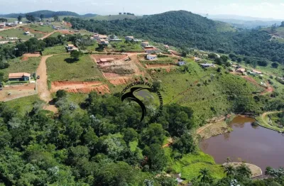 Lazer e muito verde  bosque   playground  ‍️ lago para pesca ‍‍‍ praça com parquinho ️ cachoeira