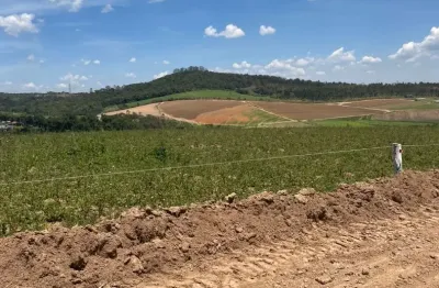 He invista num terreno bacana! super bem localizado em suaves parcelas!