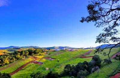 Lote de 500m², pronto para construir, em loteamento fechado com segurança 24h.