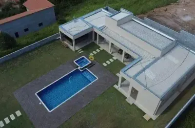 Terreno em cotia para formar sua futura chácara. ótimo para quem busca investir e valorizar.