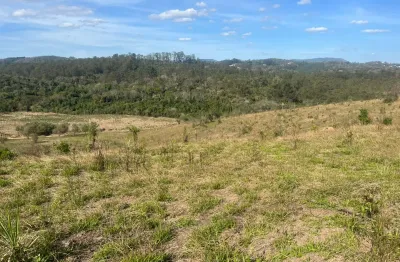 Viva cercado pela natureza em um lindo lote de 600 m² em Atibaia.