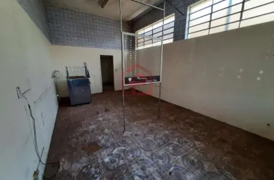 Casa com 3 quartos para alugar na vila maria, botucatu  por r$ 1.600