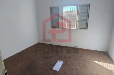 Casa com 3 quartos para alugar na vila maria, botucatu  por r$ 1.500