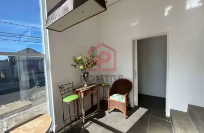 Casa comercial com 6 salas à venda no Centro, Botucatu 