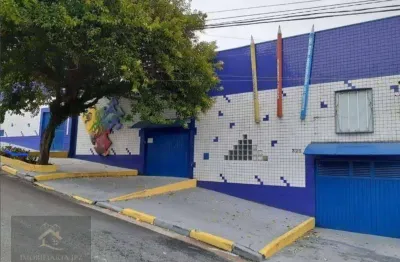 Prédio para alugar na Rua Conceição Pereira, 315, Penha, São Paulo