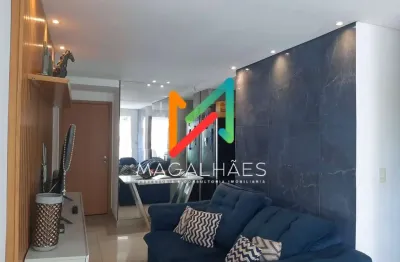 Aluga-se apartamento reformado no edf. cyro vieira - candeias
