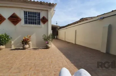 Casa com 3 quartos à venda na Rua dos Guenoas, --, Guarujá, Porto Alegre