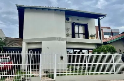 Casa para venda - 240m², 4 dormitórios, sendo 2 suites, 3 vagas - centro
