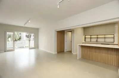 Apartamento 03 dormitórios revitalizado no moinhos de vento em porto alegre.