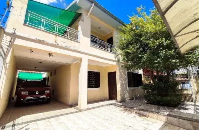 Excelente casa de 230m² com 4 dormitórios e 3 vagas.