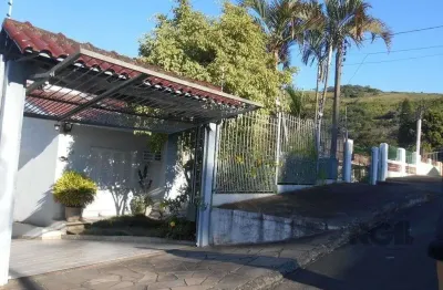 Casa com 4 quartos à venda na Rua Clarinda Antunes da Silva Bueno, --, Agronomia, Porto Alegre