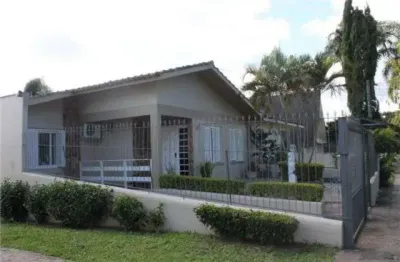 Casa para venda - 200m², 4 dormitórios, sendo 1 suites, 3 vagas - ipanema