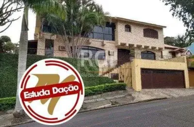 Casa para venda - 741m², 5 dormitórios, sendo 3 suites, 9 vagas - espirito santo