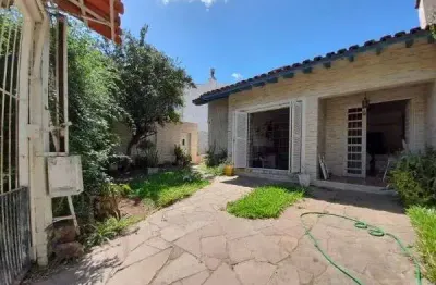 Casa para venda - 136.31m², 3 dormitórios, sendo 1 suites, 2 vagas - guarujá