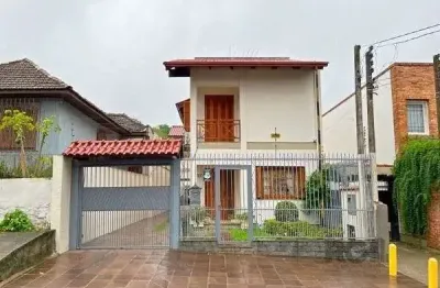 Casa em porto alegre, no bairro tristeza, com 3 dormitório(s), e 3 banheiros, à venda.