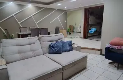 Casa em porto alegre, no bairro vila nova, com 4 dormitório(s), e 4 banheiros, à venda.
