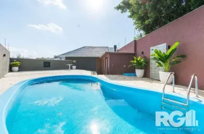 Casa com piscina, 3 dormitórios, 258m² privativos, no jardim itu.