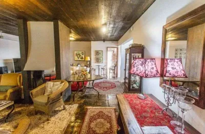 Casa para venda - 400m², 3 dormitórios, sendo 1 suites, 5 vagas - cristal
