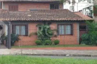 Casa para Venda - 220m², 3 dormitórios, sendo 1 suites, 2 vagas - Jardim Itu