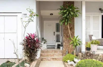 Casa com 3 quartos à venda na Rua Elias Bothome, --, Jardim Itu Sabará, Porto Alegre