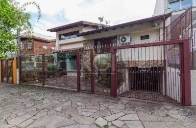 Casa com 4 quartos à venda na Rua Professor Ulisses Cabral, --, Chácara das Pedras, Porto Alegre