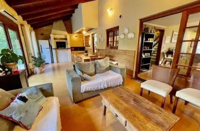Casa 3 dormitórios, sendo 1 suites, 1 vaga - teresópolis, porto alegre