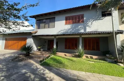 Casa em condomínio com 03 quartos (01 suíte com closet) e 06 vagas no ecoville