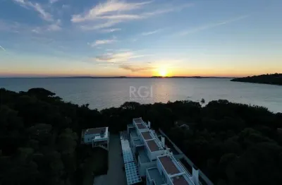 Casa em condominio, 3 dormitórios, 3 suítes, no bairro pedra redonda, porto alegre/rs.