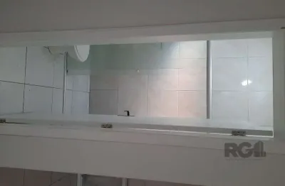 Casa dividida em 4 apartamentos de 2 dormitórios no bairro cavalhada