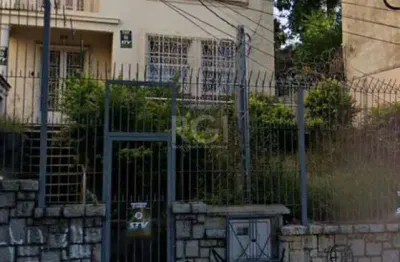 Casa à venda na Avenida Protásio Alves, --, Petrópolis, Porto Alegre