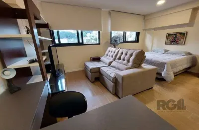 Apartamento stidio com 1 dormitório, 1 vaga de garagem no bairro auxiliadora.