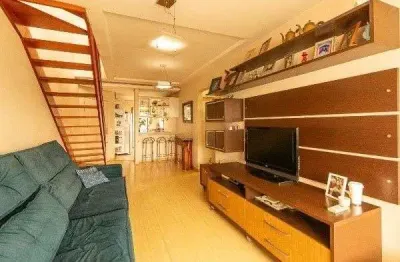 Cobertura com 3 quartos, 2 suítes e 2 vagas no petrópolis – vista deslumbrante!