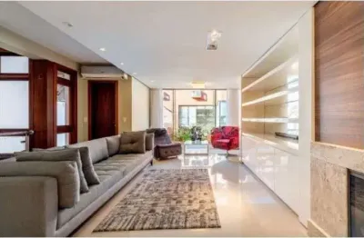 Exclusiva residência semimobiliada em condomínio na zona sul de porto alegre!!