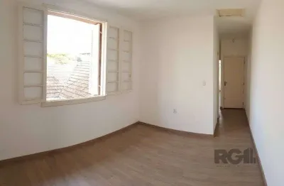 Venda apartamento 2 dormitórios, menino deus, reformado, baixa taxa condominial, ensolarado