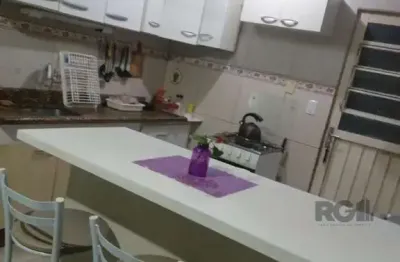 Casa 2 dormitórios, 2 vagas de garagem, bairro restinga, porto alegre/rs