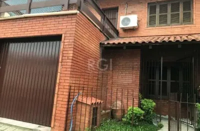 Casa com 3 quartos à venda na Rua Serro Azul, --, Santa Maria Goretti, Porto Alegre