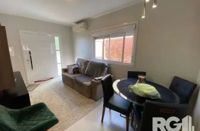 Casa com 2 quartos à venda na Rua Angelo Matiazi, --, Campo Novo, Porto Alegre