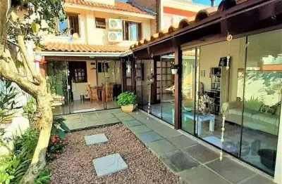 Casa 3 dormitorios 2 garagens no Bairro Hípica em Porto Alegre RS