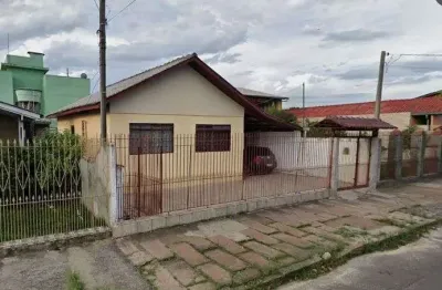 Casa no sarandi de 2 dormitórios e pátio com piscina