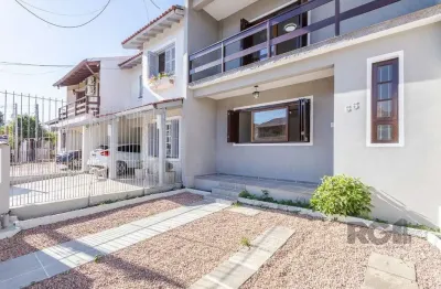 Casa 103m² - 3 dormitórios, 1 suíte, piscina, 2 vagas no bairro hípica