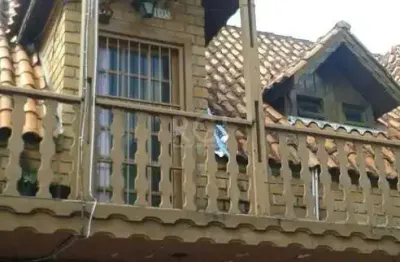 Sobrado para venda - 24.4m², 1 dormitório, 1 vaga - glória, porto alegre