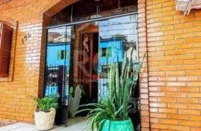 Casa - 110m², 4 dormitórios, sendo 1 suites, 1 vaga - bairro teresópolis porto alegre rs