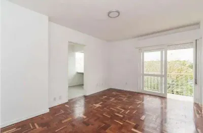 Apartamento com 1 dormitório, sacada e 1 vaga coberta — 48 m² - passo d’areia