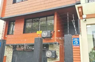 Casa com 3 quartos à venda na Rua Liberdade, --, Rio Branco, Porto Alegre