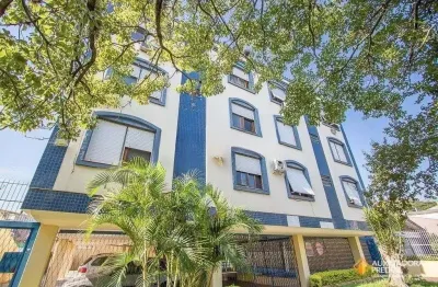 Apartamento com 03 dormitórios, 01 suíte, garagem de estacionamento por convenção