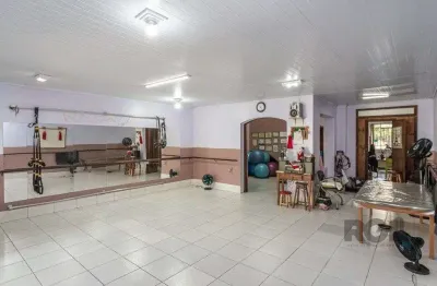 Casa comercial e residencial no miolo do bairro santana