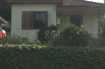 Casa com 3 quartos à venda na Travessa Luiz Tamanini, --, Teresópolis, Porto Alegre