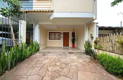 Casa com 3 quartos à venda na Rua Leblon, --, Ipanema, Porto Alegre