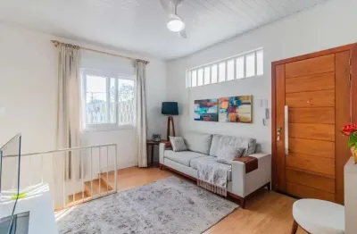 Casa de 3 dormitórios com 90m² à venda no bairro medianeira